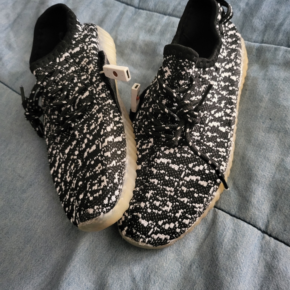 Shoes - Picture 4 of 5